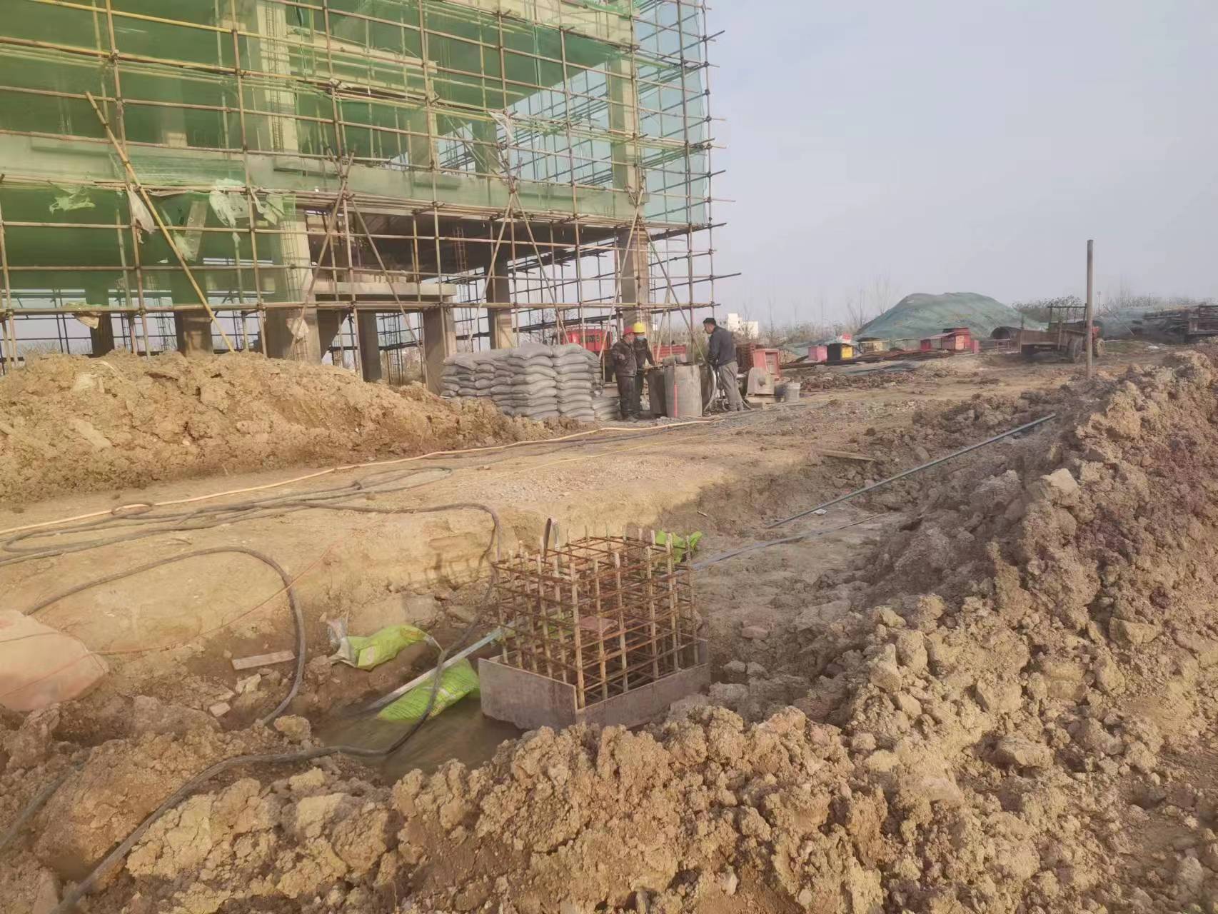 北泉镇当桥梁出现裂缝的时候应该及时加固修补